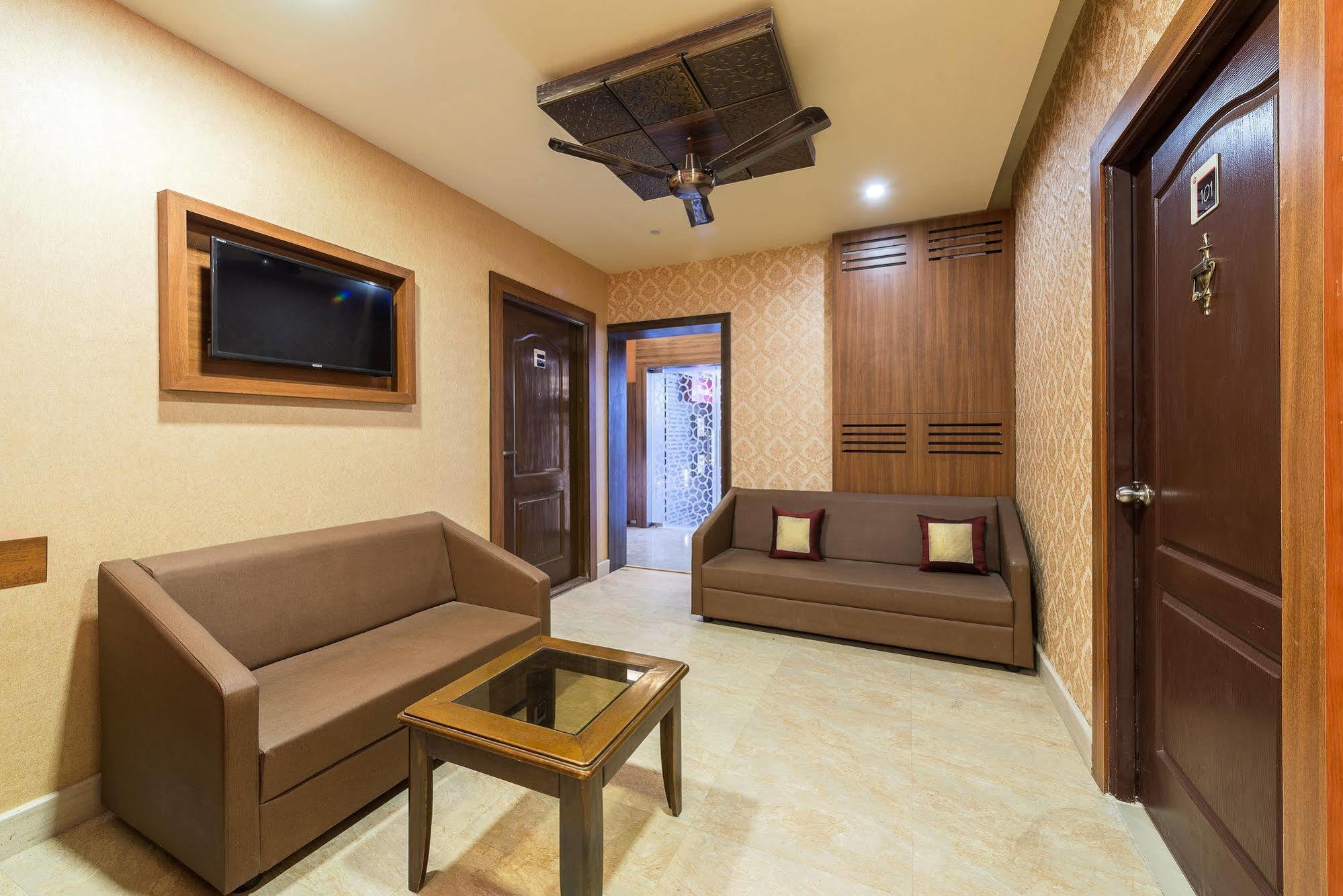 Treebo Nestlay Casa Hotel Chennai Exterior foto